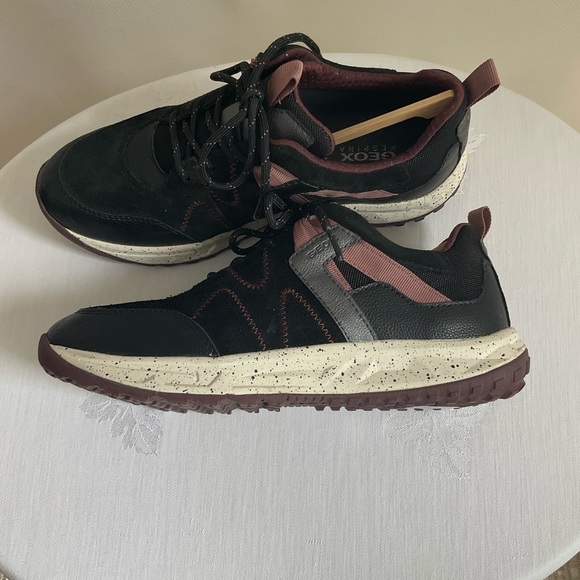 Geox Delray Suede and Mesh Sneaker with Breathable Sole Technology - Picture 3 of 10